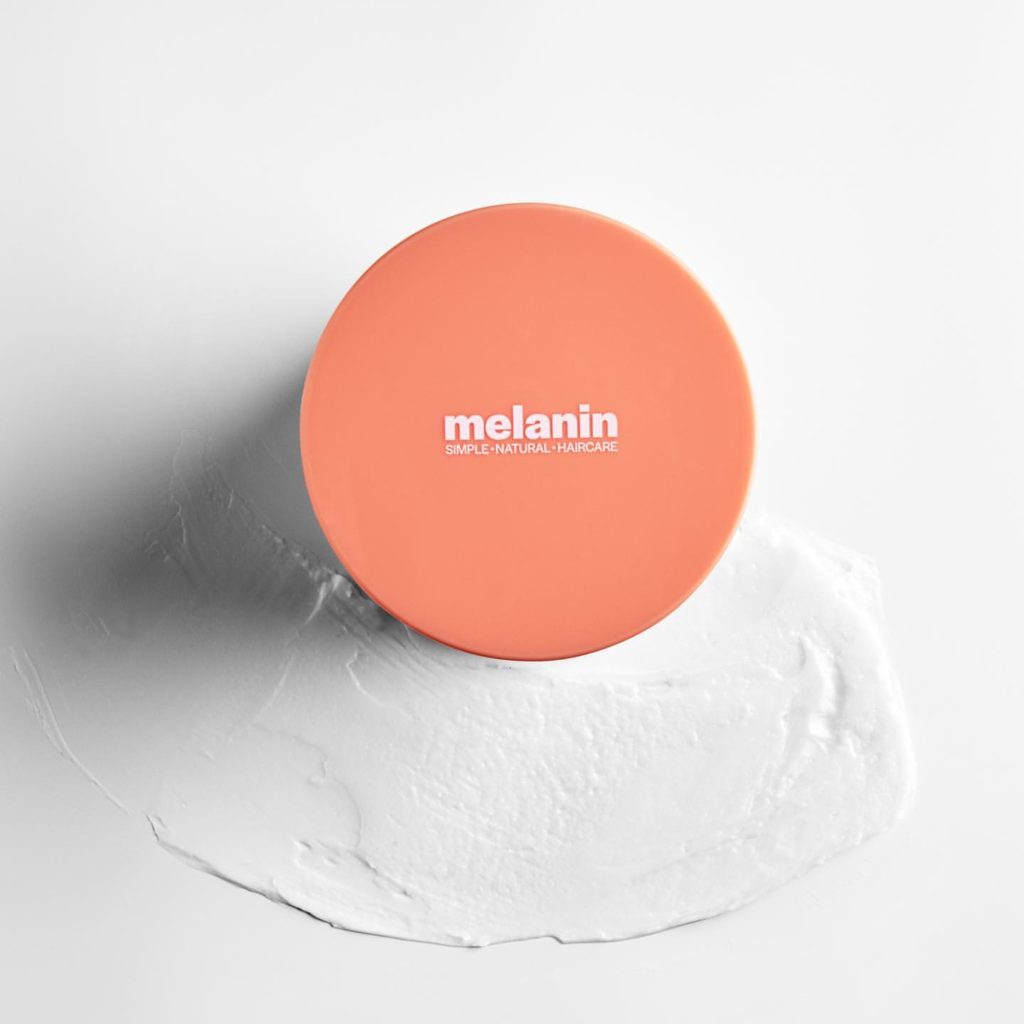 The Melanin Haircare Signature Twist-Elongating Style Cream is extremely L I G H T W E I G H T ☁️ Use as little or as much as you'd like without the flaking OR annoying CRuNCH 😖⠀
#melaninhaircare #melaninbae